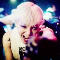 微信男生头像有的人,做面膜的时候比真人好看多