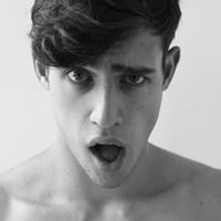 烟灰散落一地〆超拽吐烟的男生头像欧美范儿