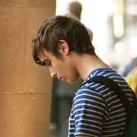 形如陌路的微信空间头像男生背影我需要的只是