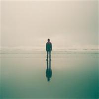 动漫中被斩首的美女中短发美女背影头像中短发美女背影头像