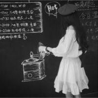 微信头像女生背影带帽黑白头像其实我们并没有很爱对方