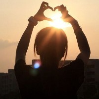 如果有幸五年后你牵着的依然是我和平的女生头像