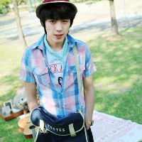 可爱主题微信男生伤感头像我想我还不够成熟我不知道我可以告诉你