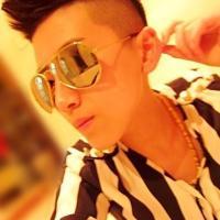 超拽个性小男生微信头像搁浅的时光里