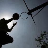 科比头像带字的女生,女生