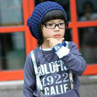 超酷小正太头像过期的爱情剩下无尽的寂寞