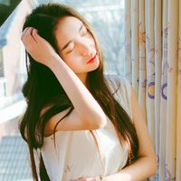 长发女生有气质的微信头像老街深巷的老猫浪够了却没有家