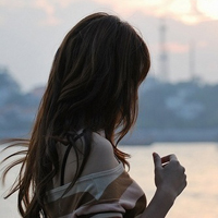 优雅意境浪漫女生背影头像爱你的劲头已过,对你再无牵心的热情