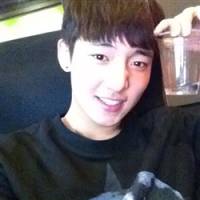 抽烟超拽个性男生头像一