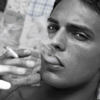 停下来就不敢走下去悲伤