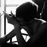 黑色抽烟男生头像