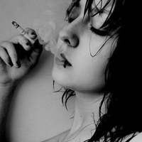 美女抽烟霸气拽头像2