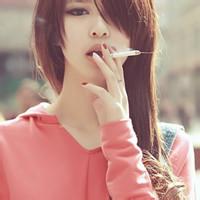 抽烟的二次元女生微信头像卡通动漫头像微信魔