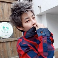 酷酷的非主流男生每当我开始寻找你的足迹就会幸福万分