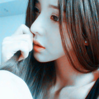 欧美女生红唇头像