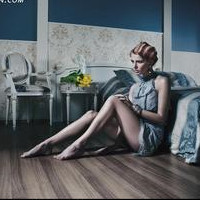 微信欧美性感大长腿美女头像如果谎言不动听,那回忆够不够完美