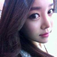 白皮肤女性重现少女般白