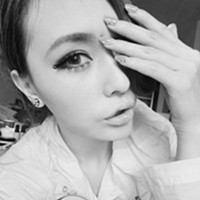 微信成熟女生头像黑白街