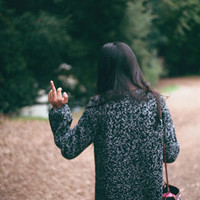 长发飘飘的气质女生属于另一个人微信头像微信空间论坛