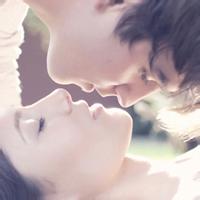 非主流情侣接吻头像爱在月光下亲吻莪爱你亲爱的