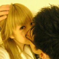 非主流情侣接吻头像初恋的青涩之路