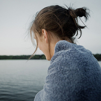 唯美意境海边女生头像图