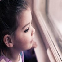 清爽的女生静态非主流头像一个人对着电脑发呆