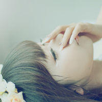 疯狂青春的意境女生头像幸福是你眼睛眯起来的美丽