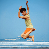 相关内容:海边意境欧美女生头像面对大海的男生头像悲伤续写不出