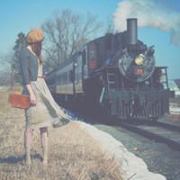 人看风景女生伤感带字微信头像别让爱两难