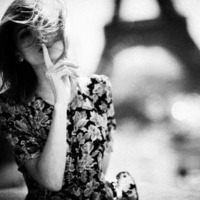 己不哭经典黑白非主流头像