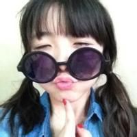戴墨镜的非主流女生霸气头像