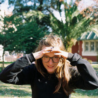 欧美意境森系女生头像凝望海的伤