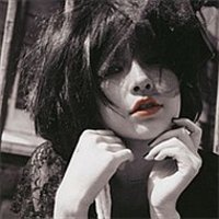 性感头像女生欲带皇冠,必