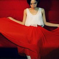 那绝美大爱红色裙子女生头像那种美愿能驻留于此