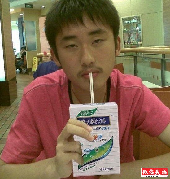 微信笑话：绝B逗人的爆笑两口子