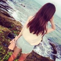 眺望大海少女背影微信头像