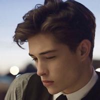 欧美阳光下男头像微信欧美头像_微信头像图片