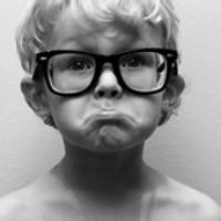 很有艺术感的好看小男孩微信头像