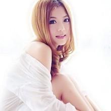 女生头像短发半边脸