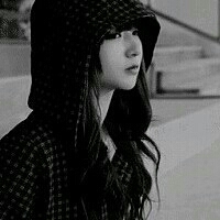 答应自己不再害怕特疼惜自己的漂亮又个性的黑白女生头像